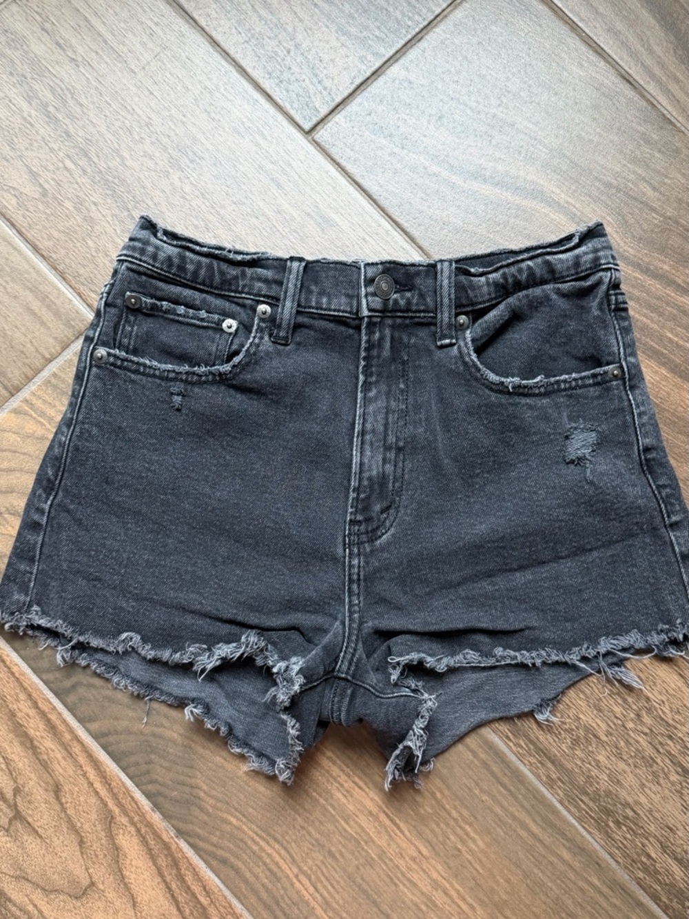 Abercrombie High Rise Mom Short